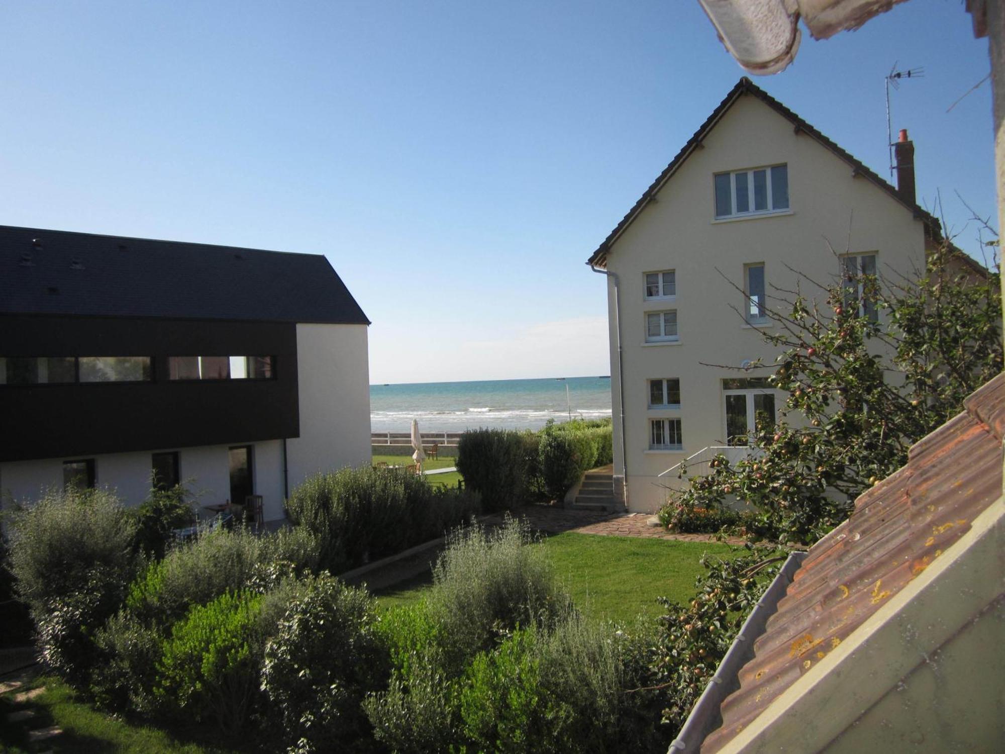 Gites En Normandie En Front De Mer A Asnelles , 3Km D'Arromanches, 10Km De Bayeux Exterior photo
